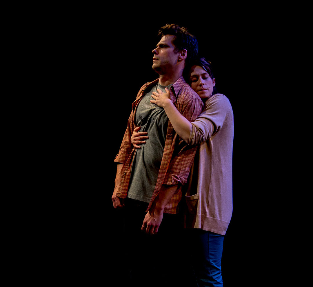 Actors hugging in LUNGS